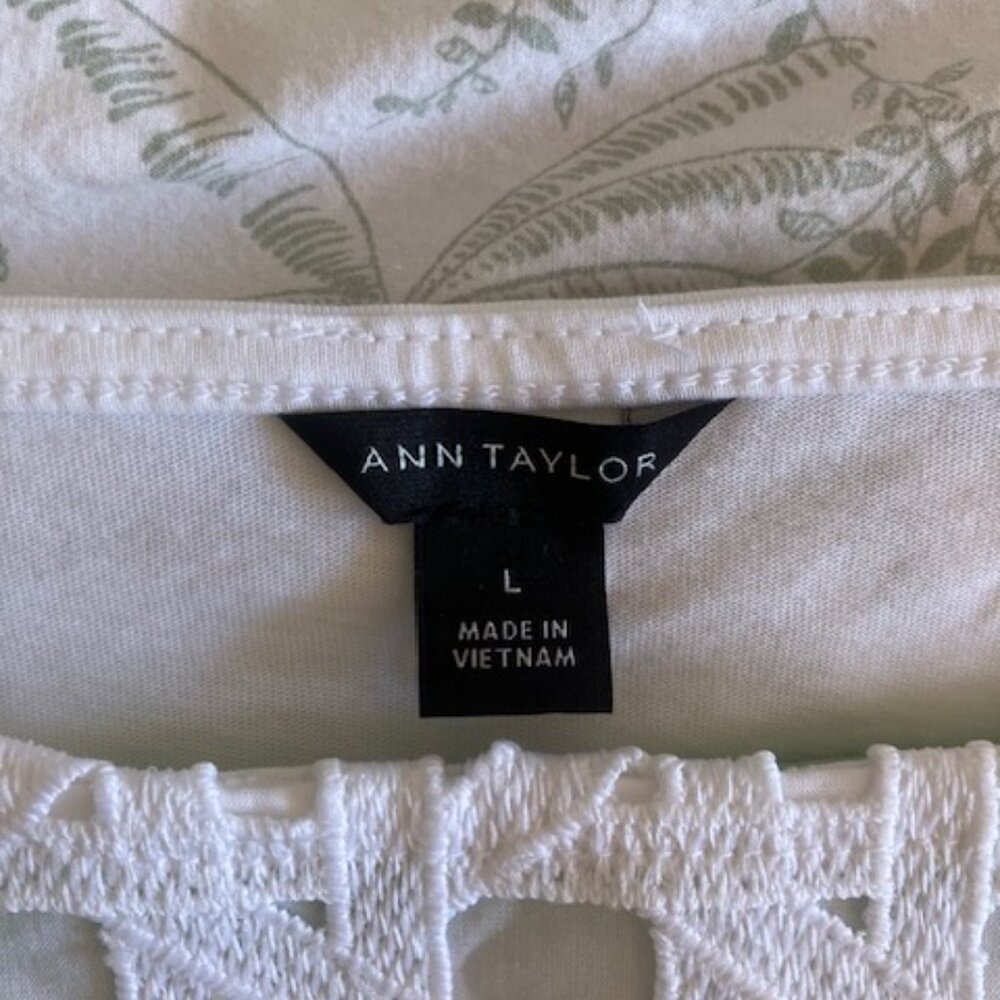 Ann Taylor White Eyelet Sleeveless Top - Picture 4 of 5
